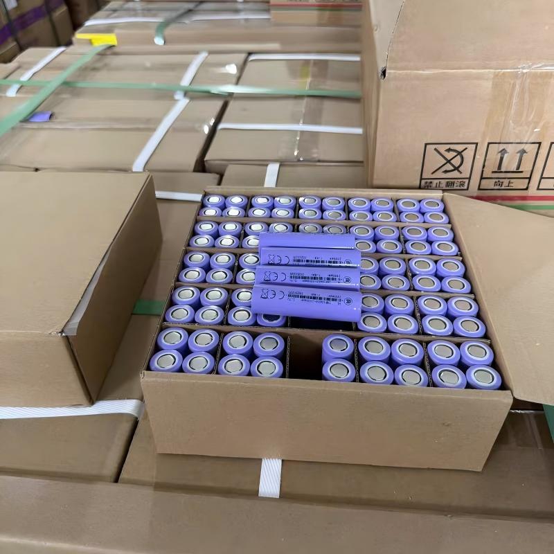 Célula HL18650‑2000 mAh, descarga 5C (10 A) - 4