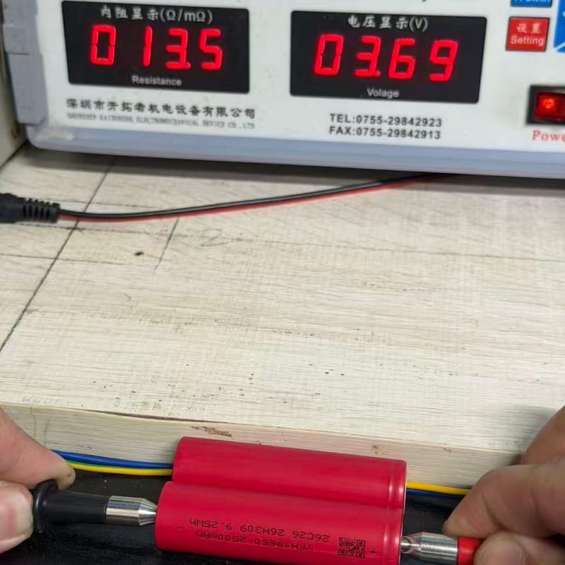 Célula YFH 18650‑2500 mAh, descarga 10C (25 A) - 3